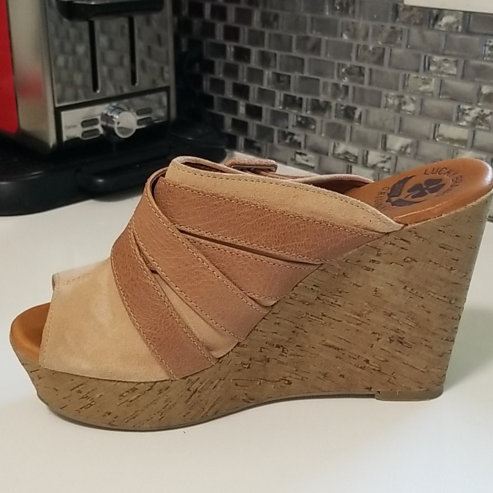 Wedge Heel Open Toed Sandals. - Picture 8 of 9
